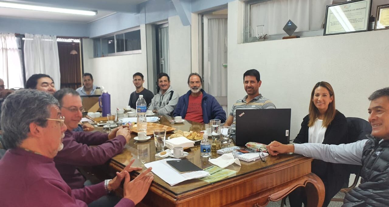 Reunion del FTyC con productores de Alvear Reunión de la Directora Ejecutiva del FTyC con productores de General Alvear